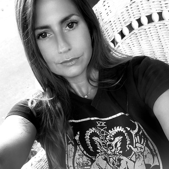 Meet your Posher, Brandy - Picture 3 of 5